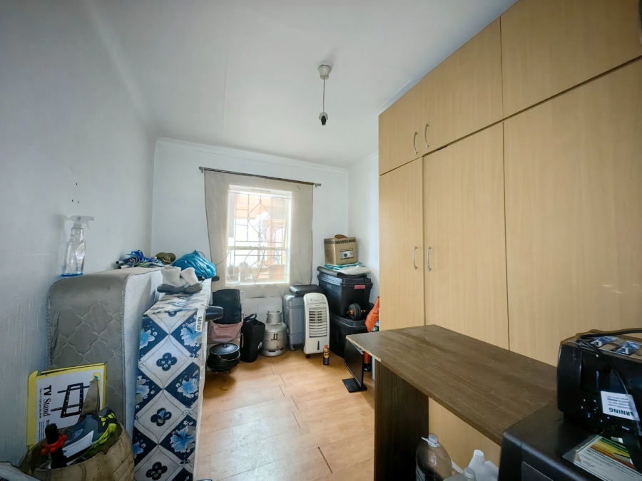 3 Bedroom Property for Sale in Lentegeur Western Cape